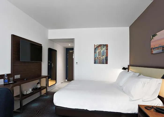 Hampton By Hilton Toulouse Airport