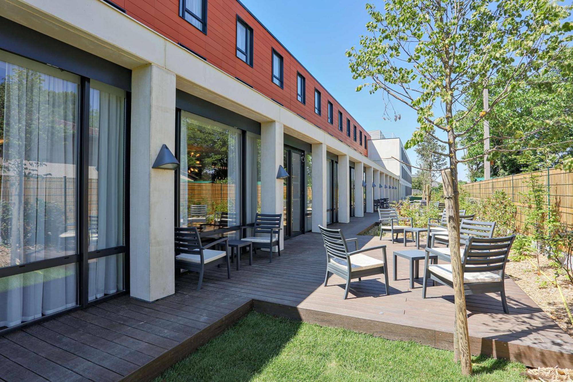 Hampton By Hilton Toulouse Airport 3*