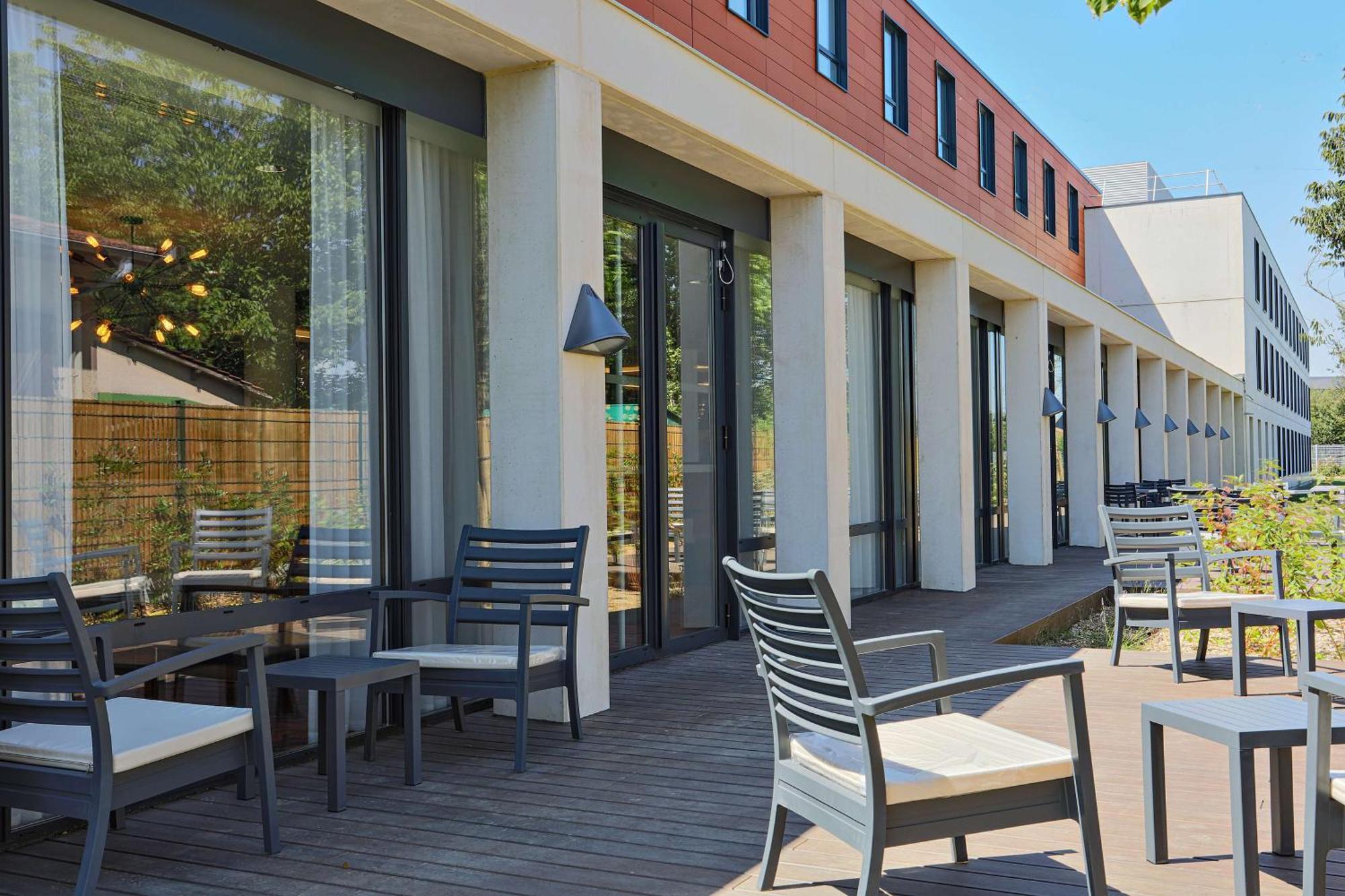 Hampton By Hilton Toulouse Airport Hotel 3*